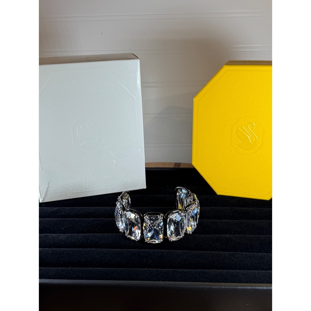 Swarovski Mesmera Cuff Bracelet 5600039 Clear Cushion Cut Crystal Silver Tone M